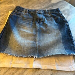 1822 Denim Blue Frayed Hem Mini Skirt